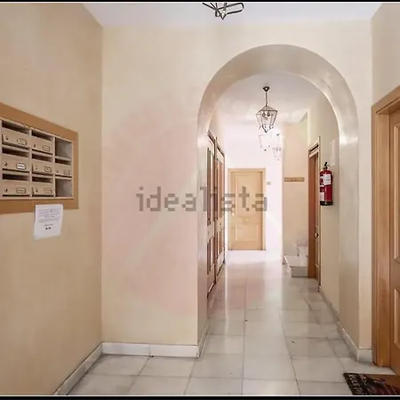 Atico Con Balcon En Pleno Centro Appartamento