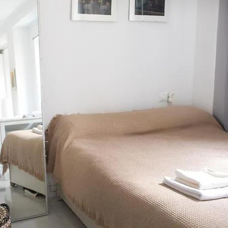 Atico Con Balcon En Pleno Centro Appartamento