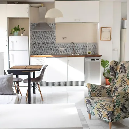 Atico Con Balcon En Pleno Centro * Sevilla